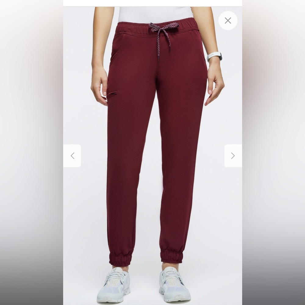 Women’s Jaanuu jogger scrub pants